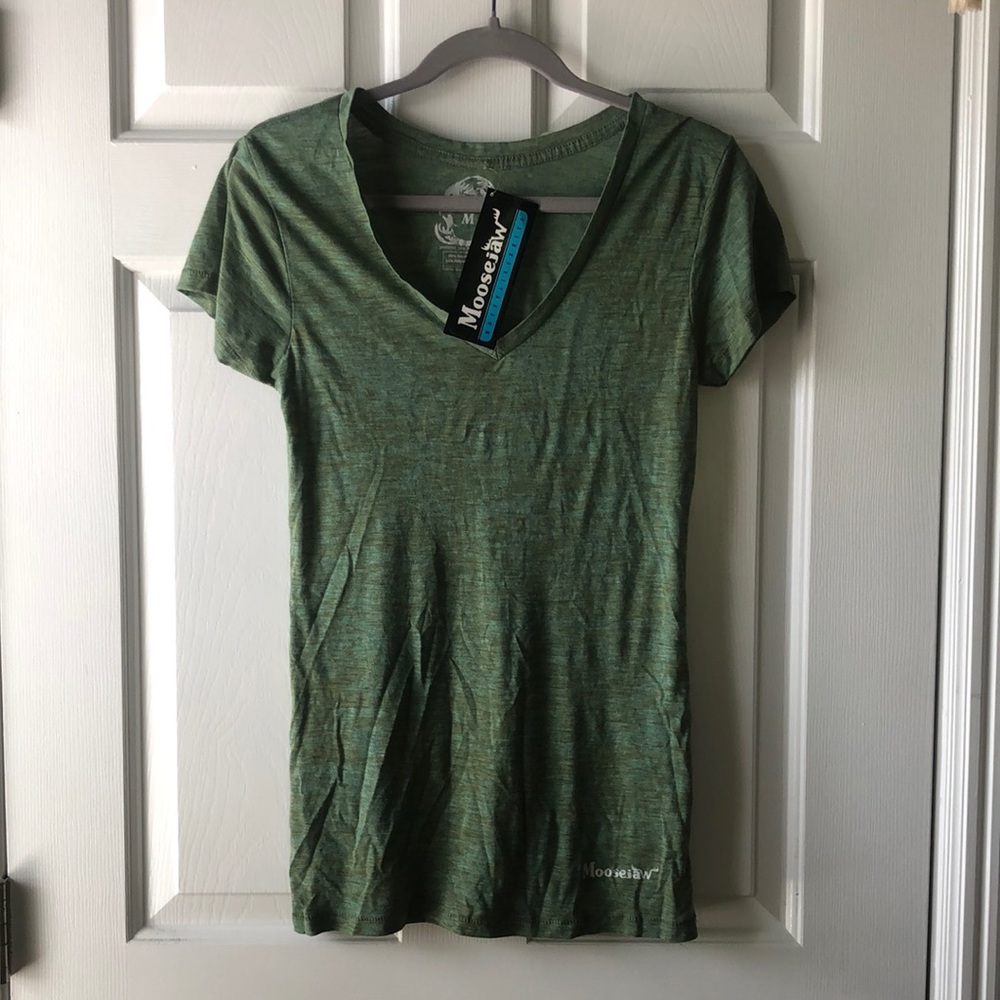 MooseJaw Light Tee- Green. Never Worn-Tag On